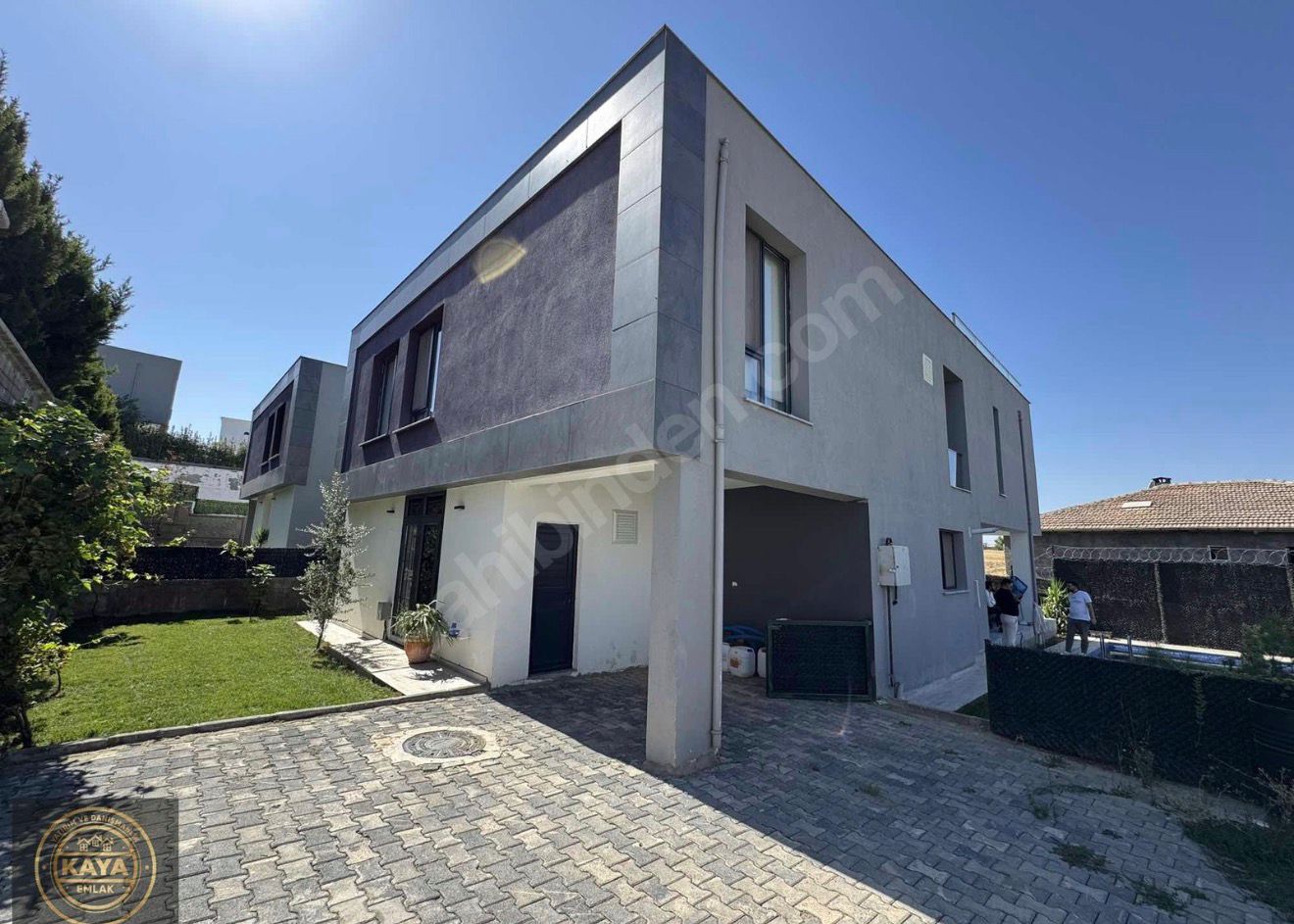 KAYA EMLAK'TAN SİLVAN YOLU ÜZERİ ACİL SATILIK TRİPLEKS VİLLA